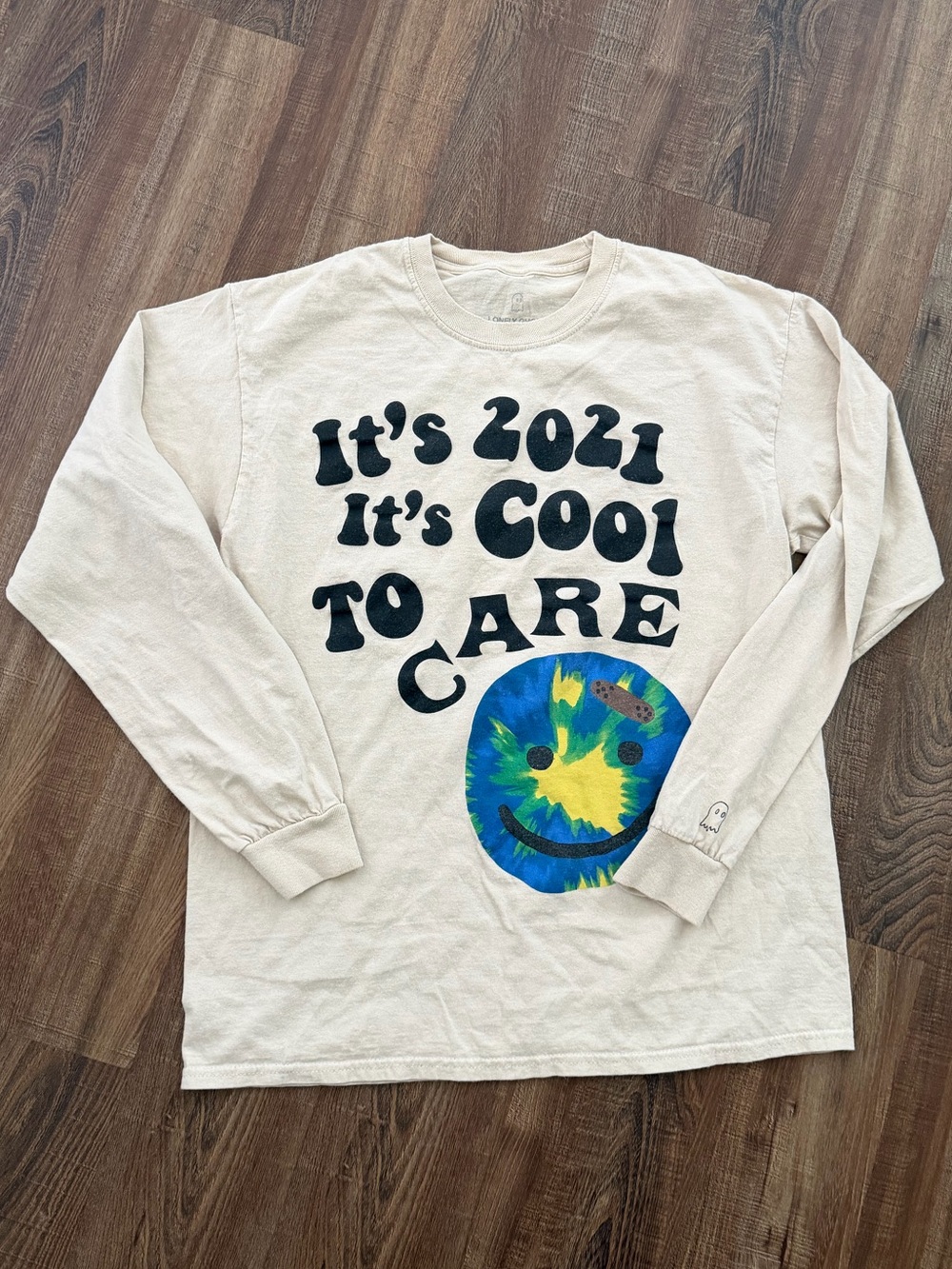 NEW Lonely Ghost 'It's 2021 It's Cool To Care' Cream Long Sleeve T-Shirt Small L
